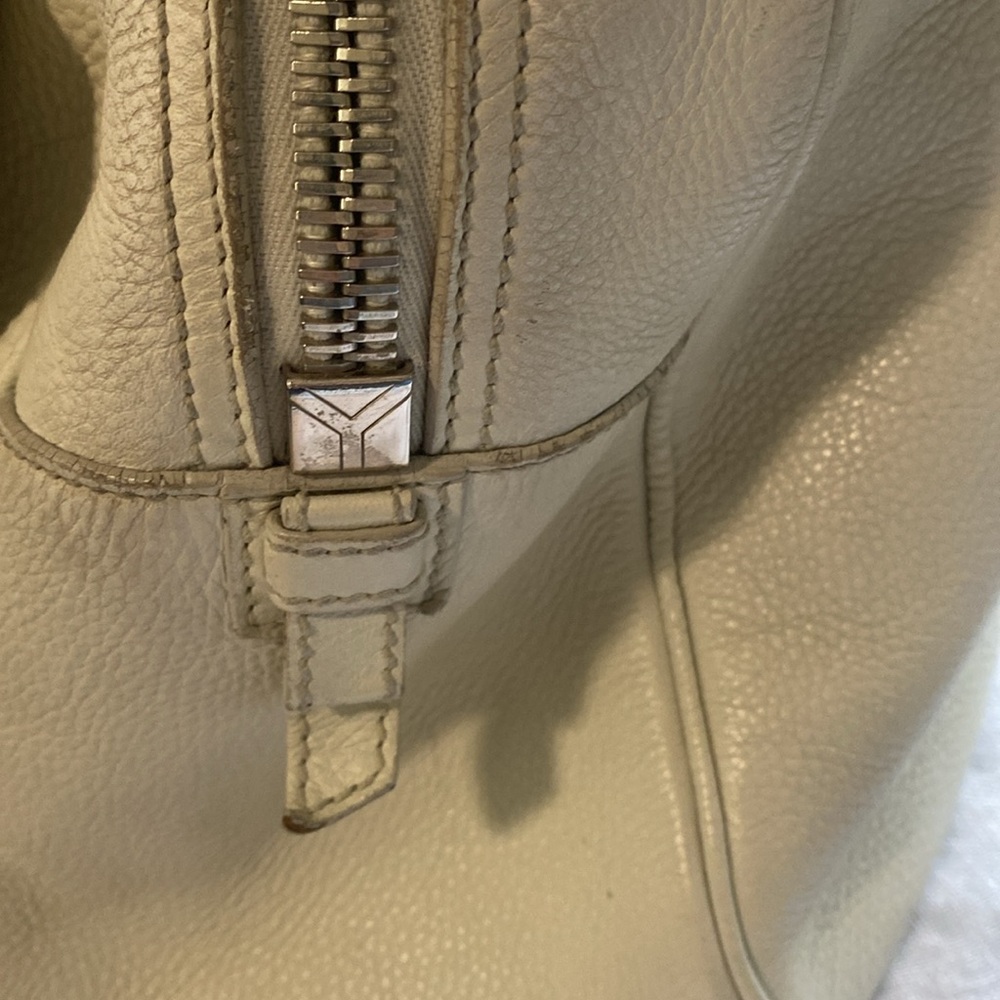 YVES SAINT LAURENT White Pebbled Leather Large Obi Bowler Bag w/ Zippered Pouch - Picture 13 of 16